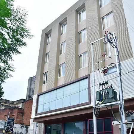 Hotel Yatharth Inn Varanasi Exterior foto