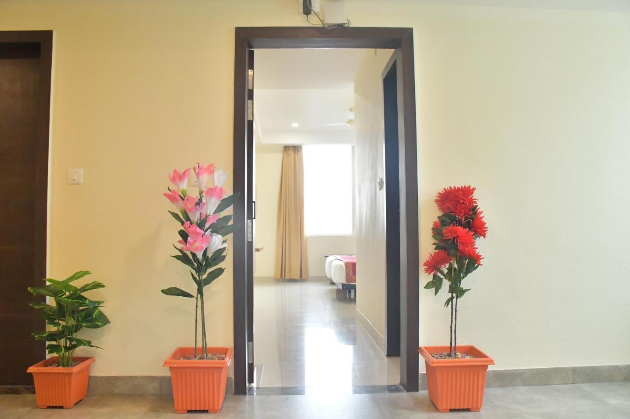 Hotel Yatharth Inn Varanasi Exterior foto